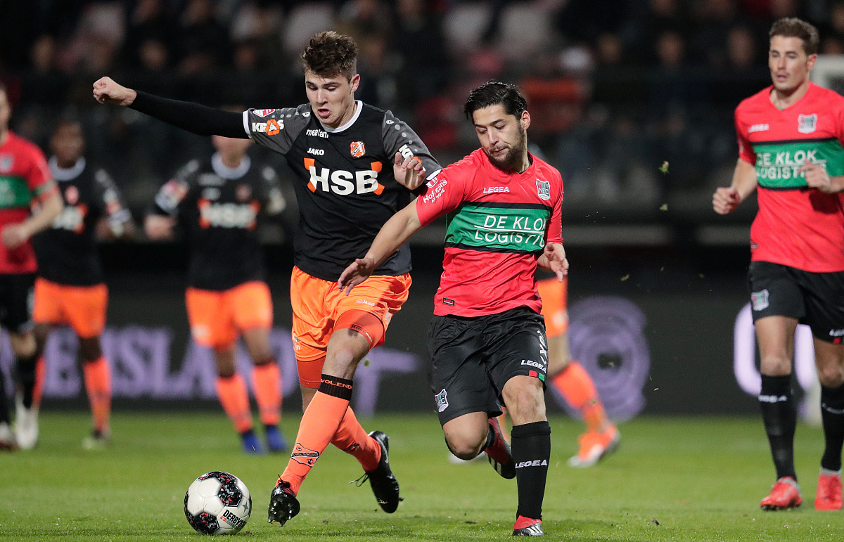 甲赛场上 甲赛场上